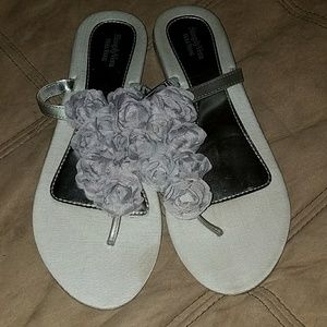 Simply Vera flip flops
